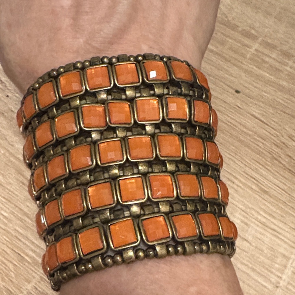 Gorgeous brass cuff stretch bracelet with Pavey stones